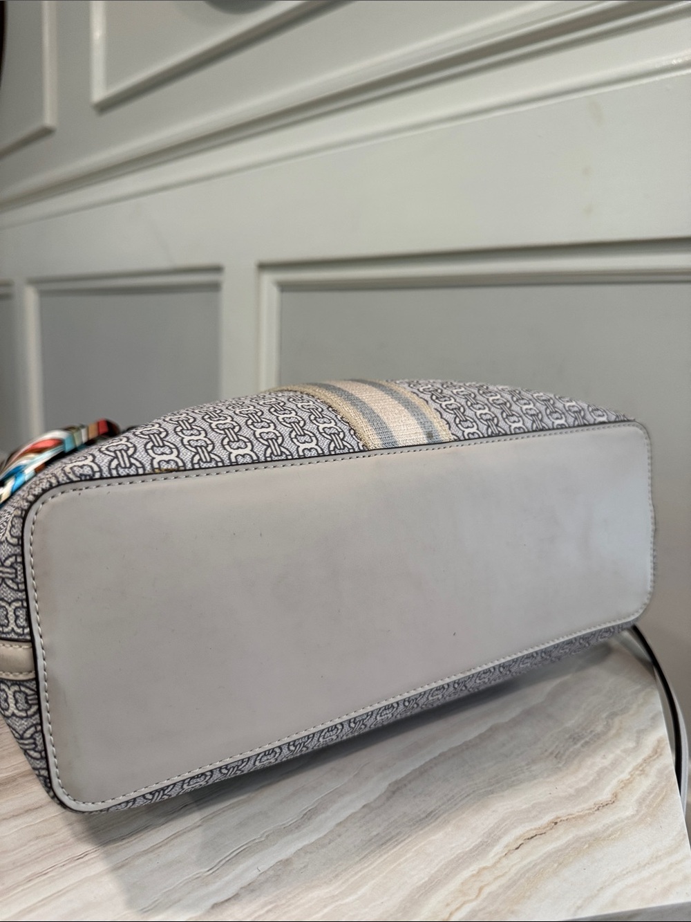 Tory Burch Bag Gemini Link Light Gray and Cream Satchel Tote - Picture 10 of 17
